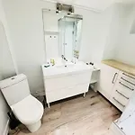 Great Flat In Center Of * Paris