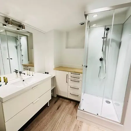 Great Flat In Center Of *