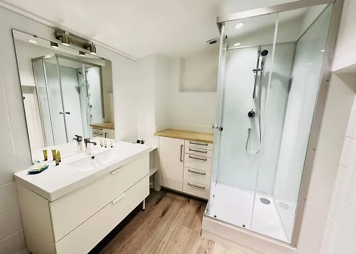 Great Flat In Center Of *