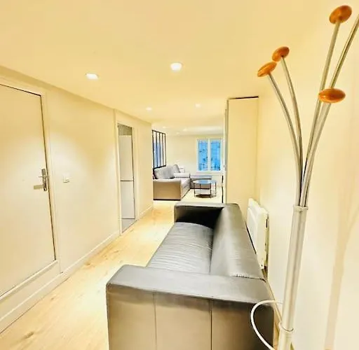Great Flat In Center Of